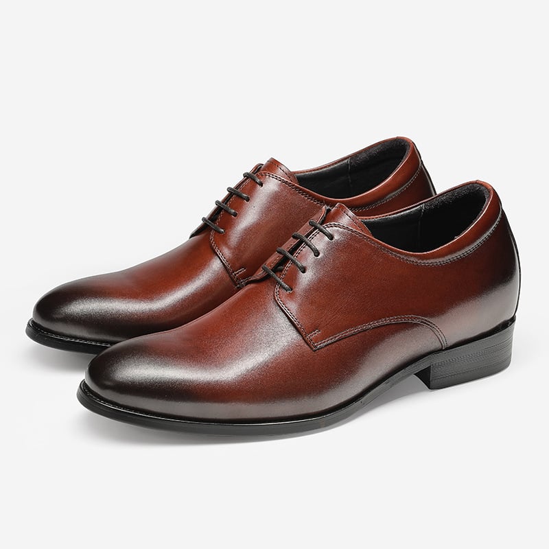 Chaussures habillées en cuir à bout lisse pour hommes, conçues pour gagner en hauteur.