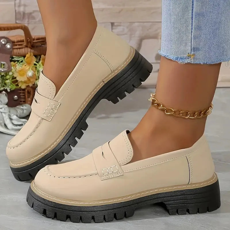 Chaussures décontractées mates de style britannique pour femmes