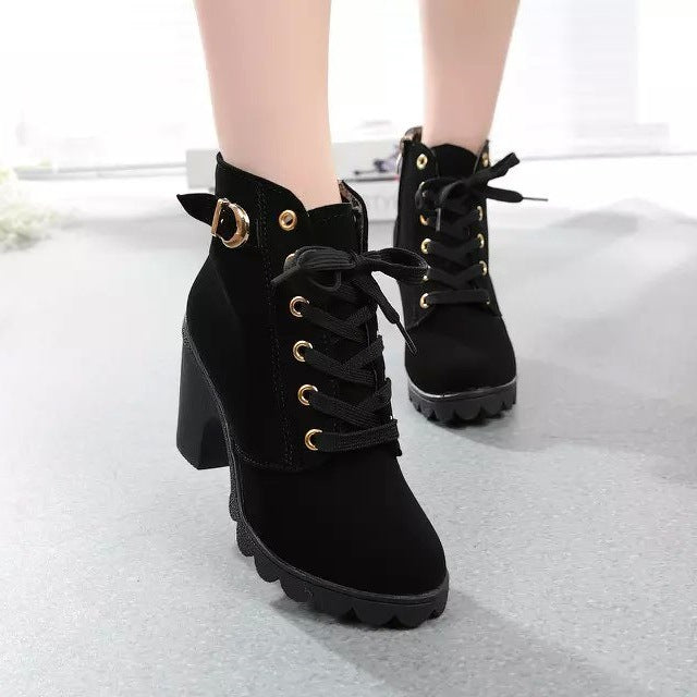 Bottines Martin vintage - Bottines à talons épais en daim