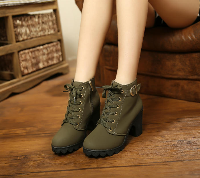 Bottines Martin vintage - Bottines à talons épais en daim