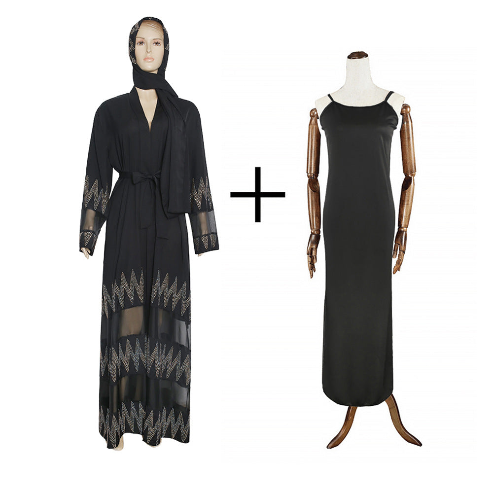 Robe longue noire musulmane pour femme avec ornements