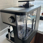 Machine à expresso automatique avec broyeur et mousseur à lait