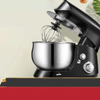 Machine à pétrir électrique domestique compacte pour la cuisson.