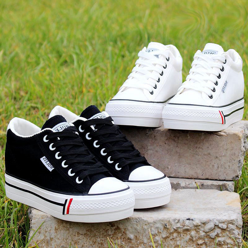 Chaussures blanches basses en toile à semelle muffin pour femmes