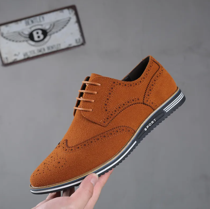 Baskets basses en daim britannique