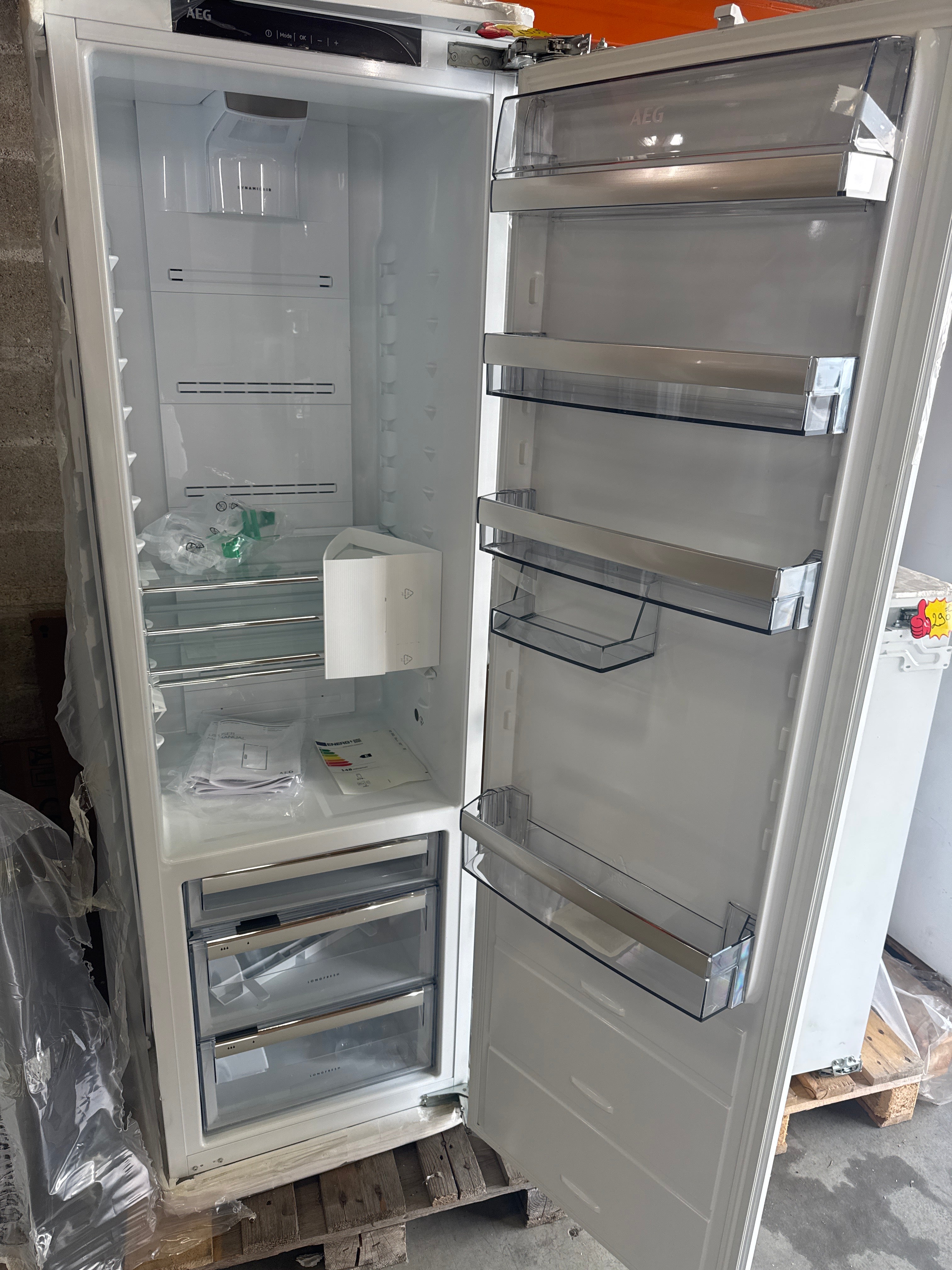 Frigo encastrable AEG
