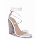 Sandales à talons hauts et épais, ceinture transparente blanche, bout ouvert