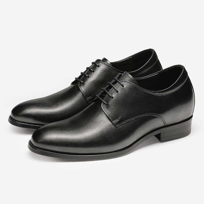 Chaussures habillées en cuir à bout lisse pour hommes, conçues pour gagner en hauteur.