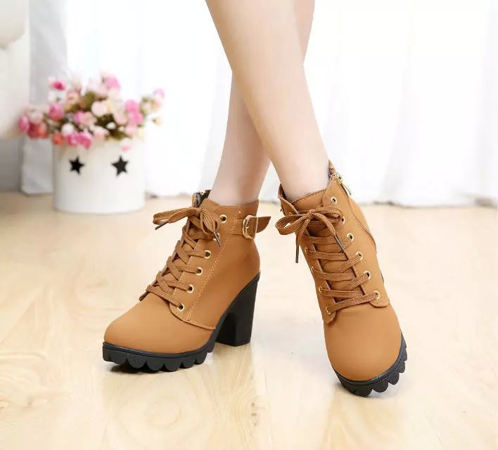 Bottines Martin vintage - Bottines à talons épais en daim