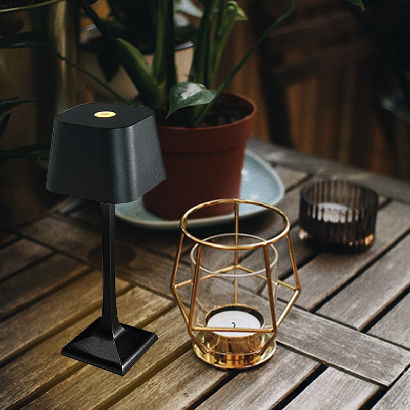 Lampe de table LED moderne et minimaliste pour la décoration intérieure