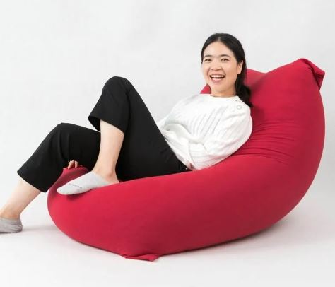 Canapé paresseux pour s'allonger et dormir dans la chambre