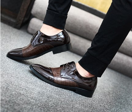 Chaussures pointues en cuir à motif crocodile pour hommes