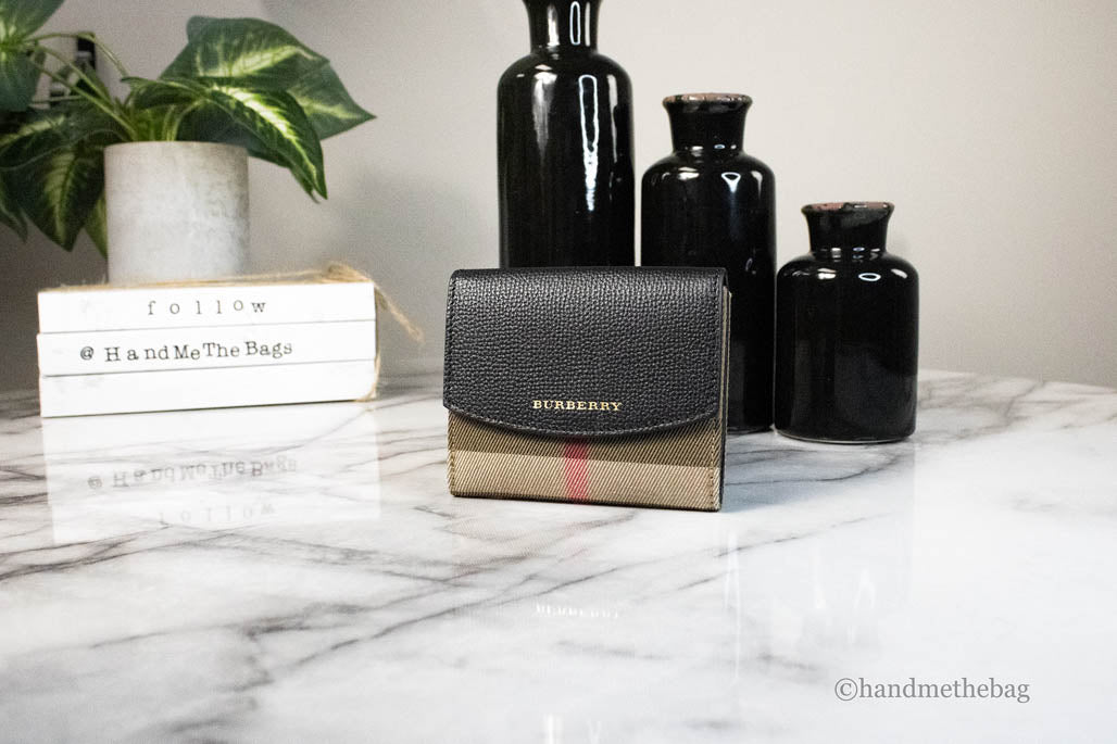 Burberry Luna Portefeuille porte-monnaie en cuir noir à motif maison