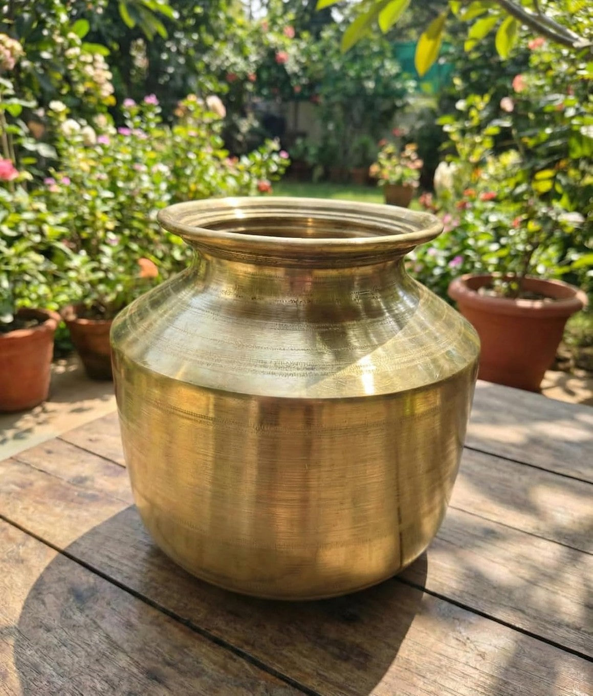 Vase à fleurs artistique pour la décoration de table